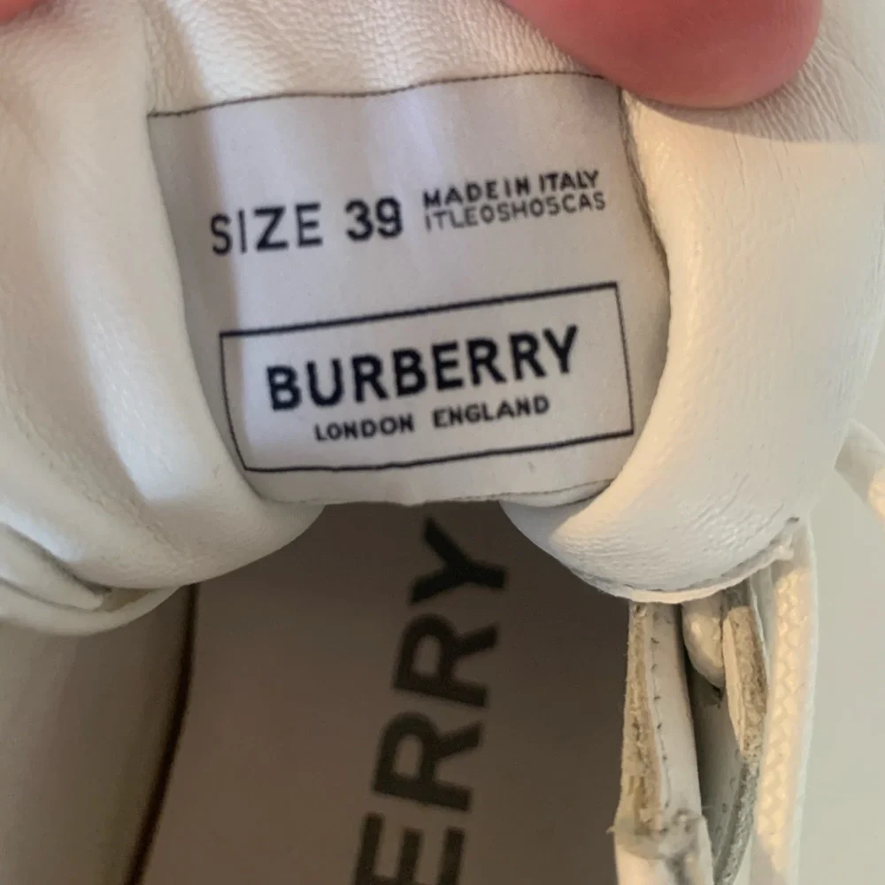 Burberry Arthur Chunky Trainers Size EU 39/US Size 9 White Sneakers - Picture 9 of 9